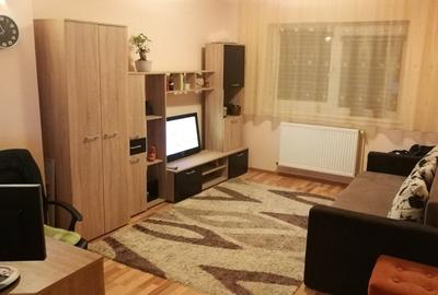 Apartament cu 3 camere decomandat în Dâmbovița