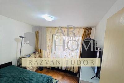 Apartament 4 camere 80mp , P-ta Mihai Viteazul , zona centra - 2