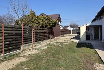 Casă cu 4 camere cu Teren 2579 Mp în Colanu - 1