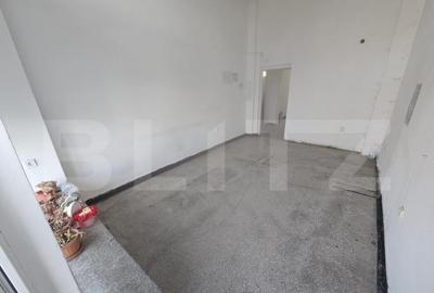 Spațiu comercial, de 50 mp, în Central - 3