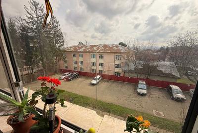 Apartament cu 2 camere semidecomandat în Fălticeni - 1