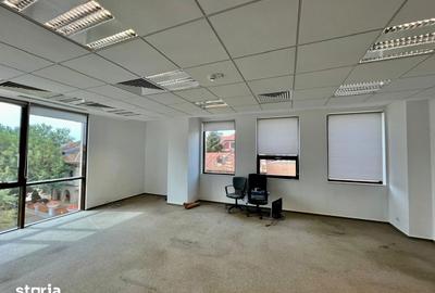 Spațiu comercial, de 50 mp, în Centrul Civic - 13