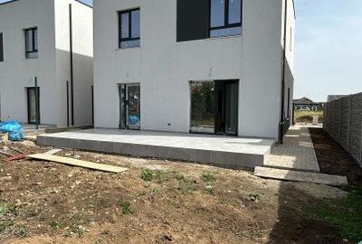 Duplex cu 5 camere cu Canalizare în Dumbrăvița - 1