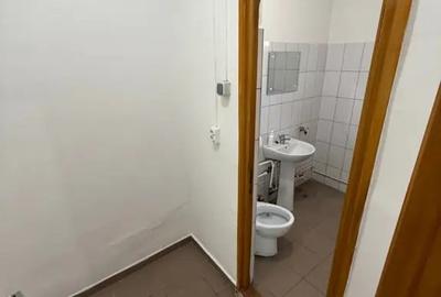 Spațiu comercial, de 58 mp, în Central - 3