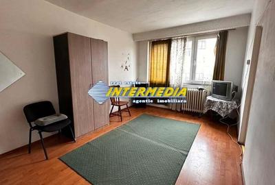 Garsoniera de vanzare 28 mp. Alba Iulia mobilata si utilata complet Zona Ampoi 1 - 4