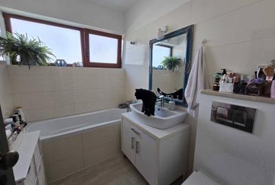 Apartament cu 4 camere decomandat în Borhanci - 3