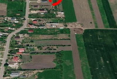 Teren de 8400 mp, în Golăiești - 1