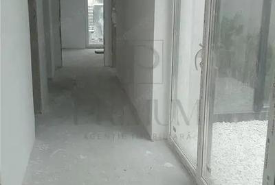 Casă cu 4 camere cu Teren 330 Mp în Săcălaz