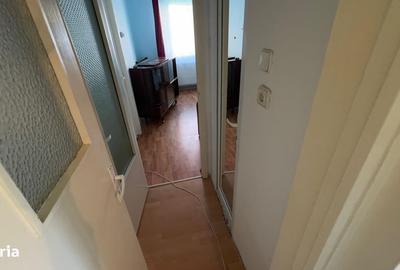 Apartament cu 3 camere decomandat în Petros - 4