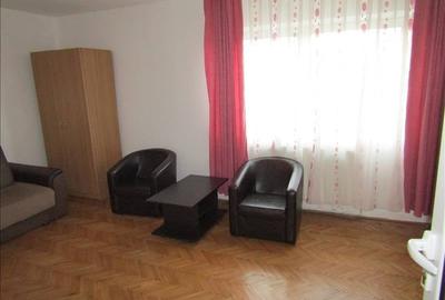 Apartament doua camere, decomandat, central , str. Noica - 3