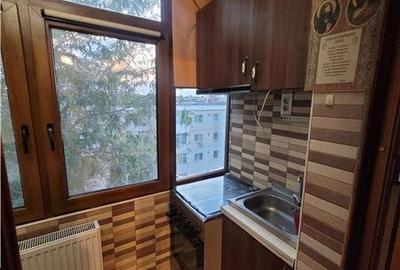 Garsoniera Mobilata si Utilata in Zona Trocadero Garsoniera Mobilata si Utilata in Zona Trocadero - 4