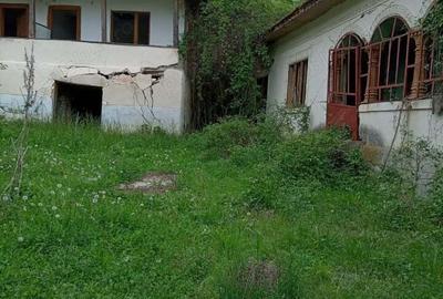 Teren de 2500 mp, în Central - 1