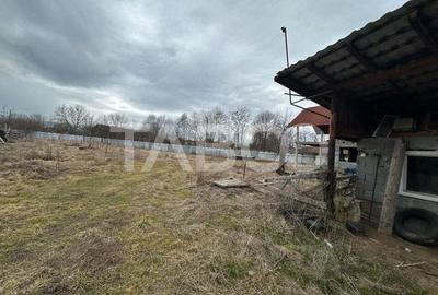 Casa 5 camere 3 cai de acces suprafata 3100 mp Sambata de Sus - 3