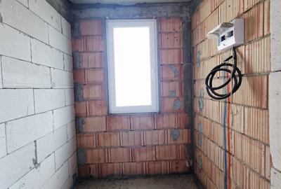 Casă cu 4 camere cu Garaj în Vânători - 3
