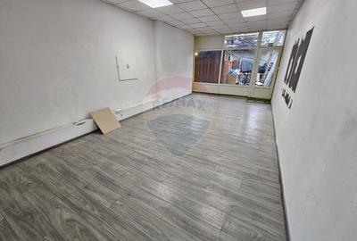 Spațiu comercial, de 45 mp, în Titan - 3