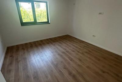 Casă cu 5 camere cu Teren 333 Mp în Central - 8