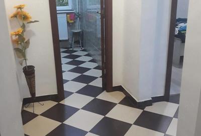 Apartament cu 3 camere decomandat în Sud
