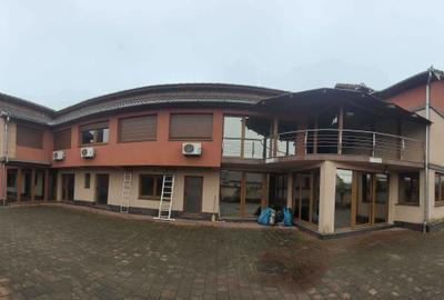 Casă cu 4 camere cu Teren 2001 Mp în Central - 6