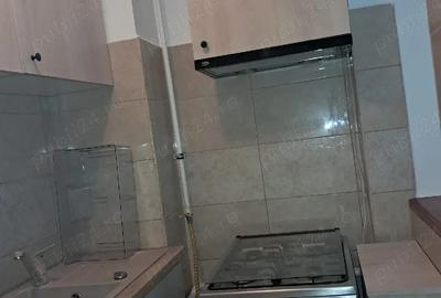 Garsonieră decomandată în Astra - 4