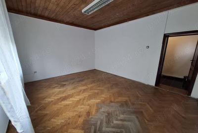 Zona centrala (la 5 minute de Centrul Vechi) - apartament in vila tip duplex, s.u. 120 mp, parter - 10