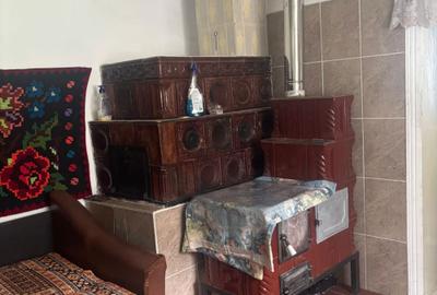 Casă cu 4 camere în Pârteștii de Jos - 1