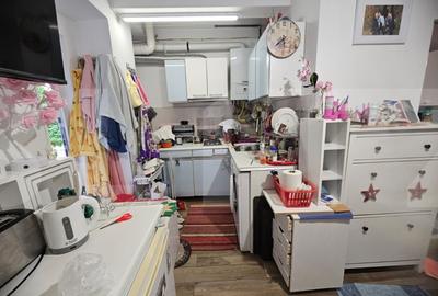De vanzare apartament 2 camere - zona Dambovita - 3
