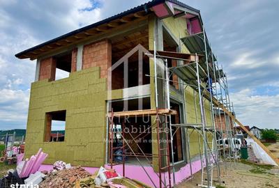 Casă cu 4 camere cu Teren 310 Mp în Cristian - 12