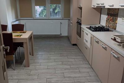 Apartament cu 3 camere decomandat în Soarelui - 1