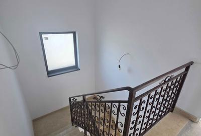 Casă cu 4 camere în Exterior Vest