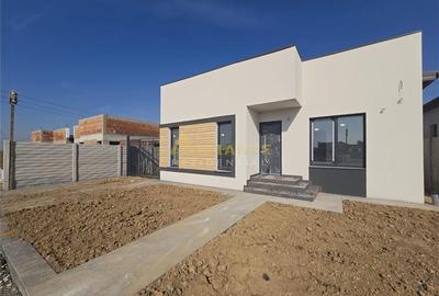 Casă cu 4 camere cu Canalizare în Berceni