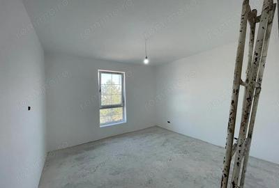 Casă cu 5 camere cu Teren 440 Mp în Ghiroda - 6