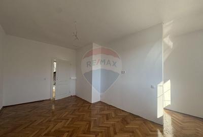 Casa / Vila cu 4 camere de vanzare in zona Vitrometan - 2