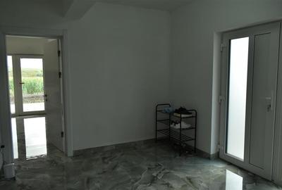 Casă cu 4 camere cu Teren 750 Mp în Aroneanu - 10