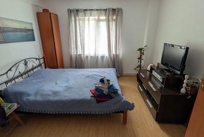 Apartament cu 3 camere decomandat în Calea București - 6