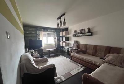 Apartament cu 3 camere decomandat în 1 Mai - 10
