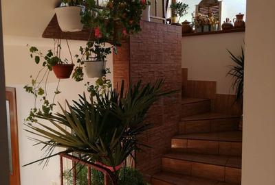 Casă cu 4 camere în Km 4 - 20