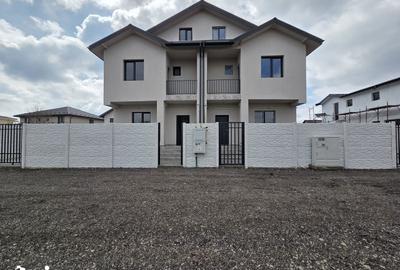 Casă cu 5 camere cu Teren 250 Mp în Central