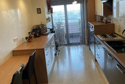 Apartament cu 4 camere decomandat în Grivița - 1