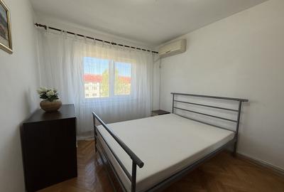 Apartament cu 3 camere decomandat, mobilat în Lipovei