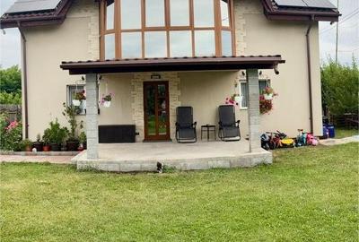 Casă cu 5 camere cu Canalizare în Hărman