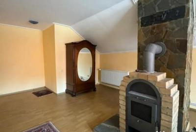 Casă cu 7 camere cu Teren 2500 Mp în Sucevița - 1