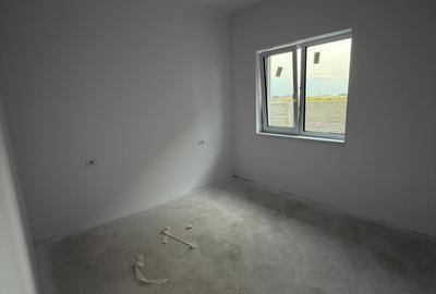 Casă cu 4 camere în Sânandrei