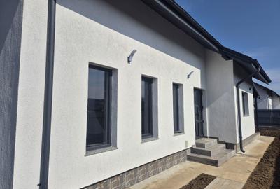 Casă cu 3 camere în Traian - 7