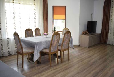 Casă cu 4 camere cu Teren 600 Mp în Central - 1