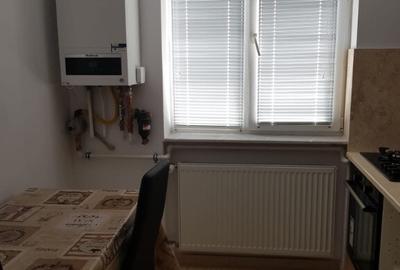 Apartament cu 3 camere semidecomandat în Ultracentral