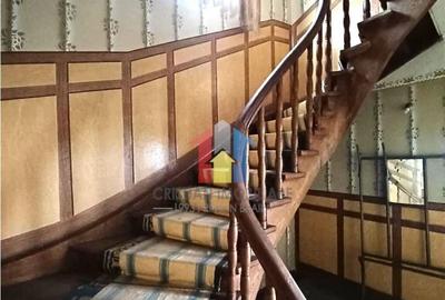 Casă cu 4 camere cu Teren 252 Mp în Central - 10