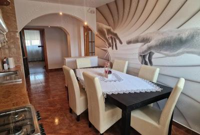 Apartament cu 3 camere de vanzare in zona Stefan cel Mare - 1