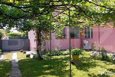 Casă cu 4 camere cu Teren 450 Mp în Central - 1