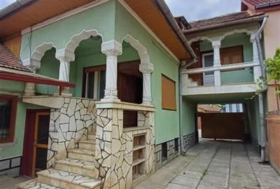 Casa deosebita stil clasic și modern  Str. Samuel Micu Talmaciu - 2