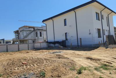 Exclusivitate-Mamaia Sat, str.M20, teren 455mp, 19m/25m desc.,aproape de lac - 12